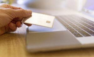 ما هي التجارة الإلكترونية؟ خطوات عملية لبدء مشروعك عبر الإنترنت